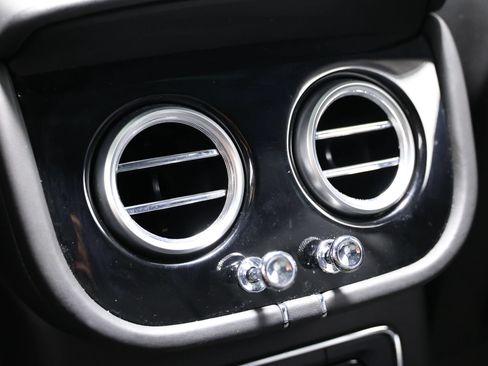 Used 2018 Bentley Bentayga Onyx Edition AWD/4WD image 68