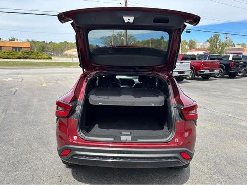 Used 2025 Chevrolet Trax RS w/ Driver Confidence Package FWD image 8