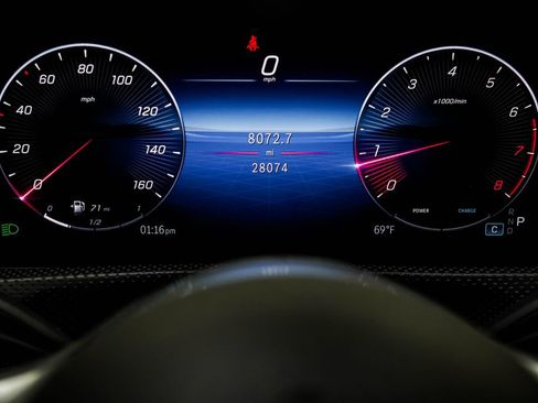 Used 2025 Mercedes-Benz CLA 250 image 33