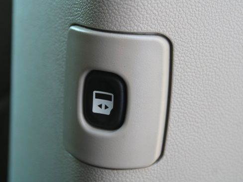 Used 2016 Dodge Grand Caravan SXT image 22