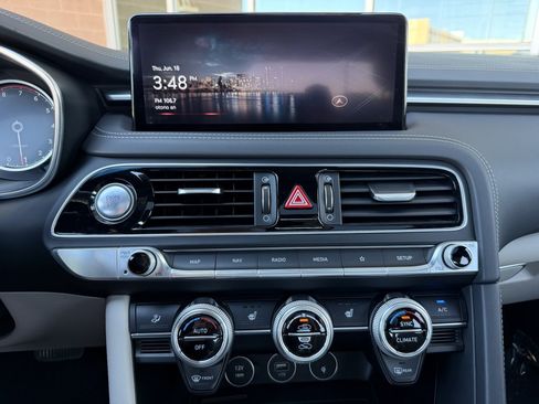 Used 2022 Genesis G70 2.0T w/ Prestige Package RWD image 18