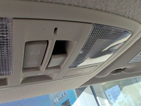 Used 2011 MAZDA MAZDA3 i Touring FWD image 13