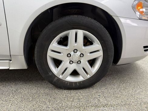 Used 2014 Chevrolet Impala LT w/ LT Sunroof Package image 30