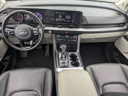 Used 2023 Kia Carnival LX image 16