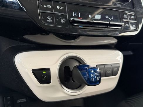 Used 2017 Toyota Prius Prime Plus w/ Carpet Mat Package FWD image 18