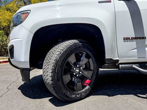 Used 2018 Chevrolet Colorado LT w/ Redline Special Edition RWD image 21