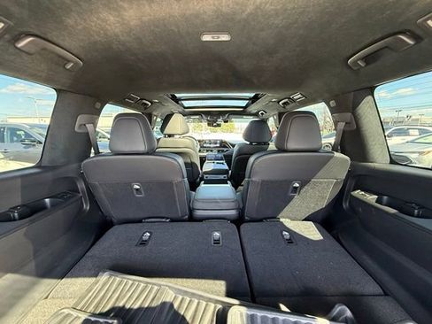 Certified 2026 INFINITI QX80 Autograph w/ Premium Cargo Package image 7