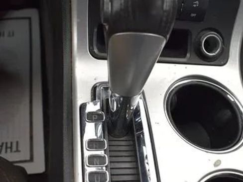 Used 2010 GMC Acadia SLE FWD image 29