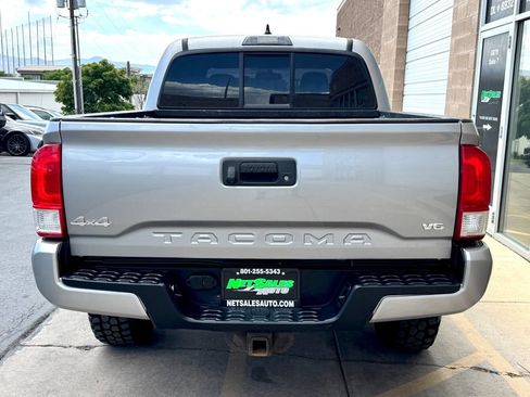 Used 2017 Toyota Tacoma SR w/ Tow Package AWD/4WD image 4