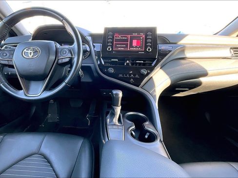 Used 2022 Toyota Camry SE image 15