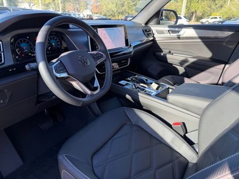 New 2026 Volkswagen Atlas Cross Sport SE FWD image 16