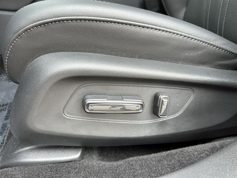 Used 2025 Honda HR-V EX-L image 13