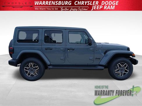 New 2026 Jeep Wrangler Unlimited Sahara AWD/4WD image 2