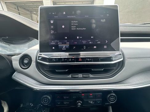 Certified 2023 Jeep Compass Limited AWD/4WD image 18