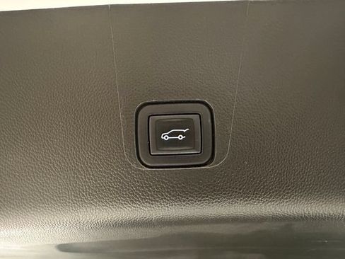 Used 2023 Chevrolet Traverse Premier w/ LPO, Floor Liner Package AWD/4WD image 20