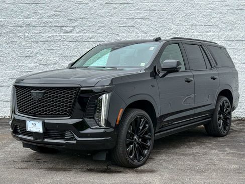 Certified 2025 Cadillac Escalade Sport Platinum w/ LPO, ONYX Package AWD/4WD image 3