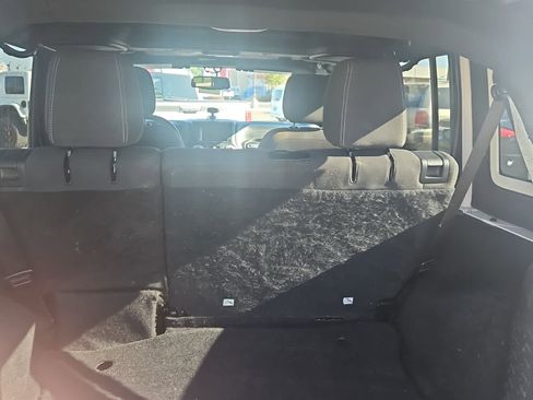 Used 2018 Jeep Wrangler Unlimited Sahara w/ Connectivity Group image 9