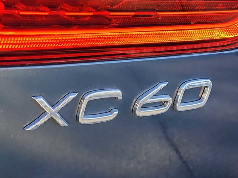 Certified 2023 Volvo XC60 T8 Plus w/ Climate Package image 27