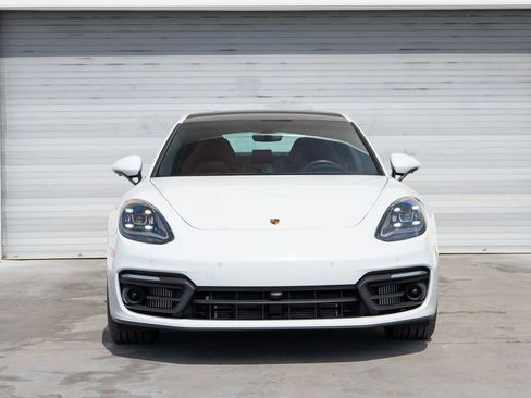 Certified 2023 Porsche Panamera 4 Platinum Edition image 11