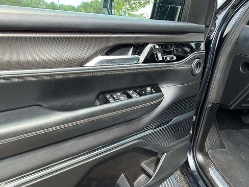 Used 2025 Jeep Grand Wagoneer Series II Obsidian w/ Quick Order Packagew 28T AWD/4WD image 15
