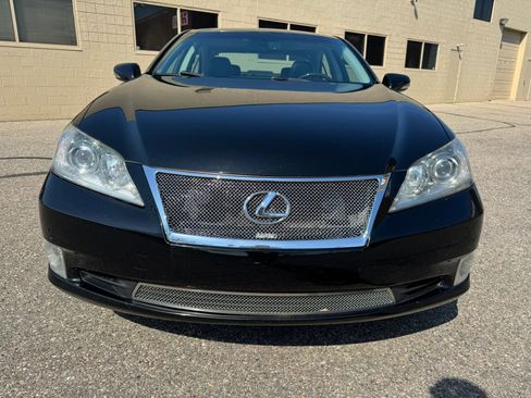 Used 2011 Lexus ES 350 FWD image 2