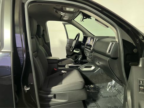 Certified 2025 Nissan Frontier SV AWD/4WD image 27