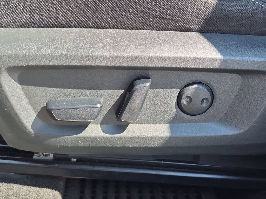 Used 2023 Nissan Rogue SV AWD/4WD image 14