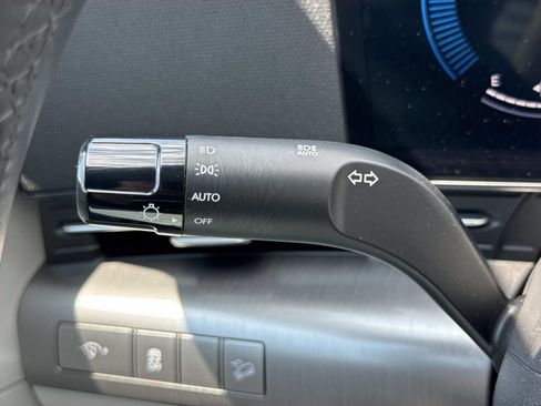 Used 2025 Hyundai Kona SEL AWD/4WD image 16
