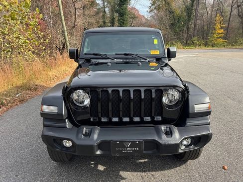 Used 2022 Jeep Wrangler Unlimited Sport image 3
