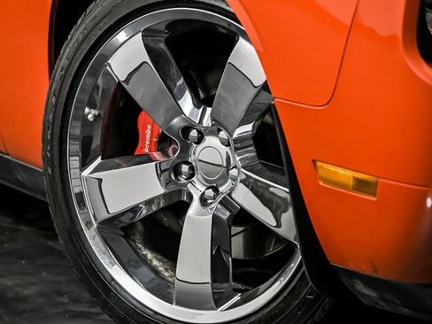 Used 2009 Dodge Challenger SRT8 RWD image 3