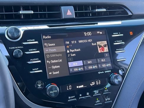 Certified 2020 Toyota Camry XLE FWD image 21