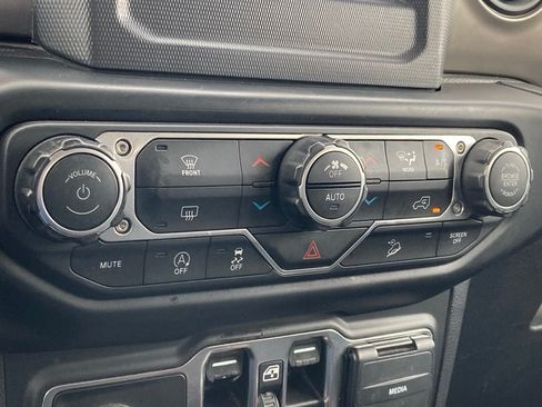 Used 2020 Jeep Wrangler Unlimited Sport AWD/4WD image 23