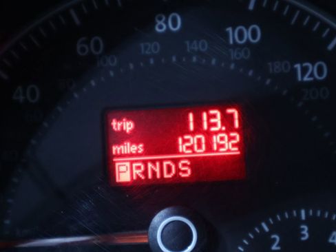 Used 2010 Volkswagen Beetle Coupe image 26