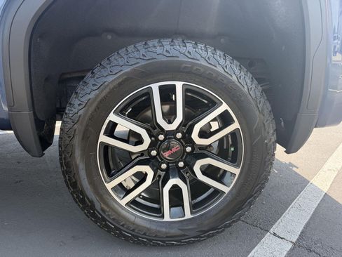 Used 2019 GMC Sierra 1500 AT4 w/ AT4 Preferred Package AWD/4WD image 9