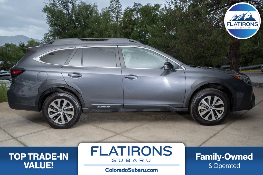 Used 2023 Subaru Outback Premium AWD/4WD image 1