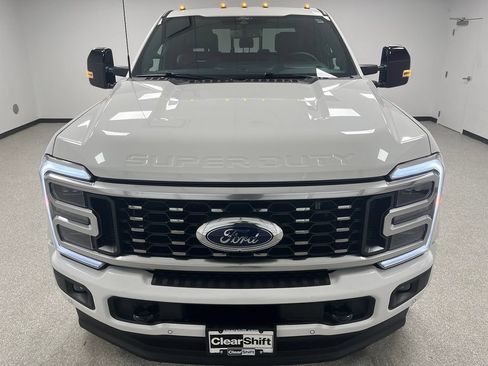 Used 2025 Ford F450 Platinum w/ FX4 Off-Road Package AWD/4WD image 3