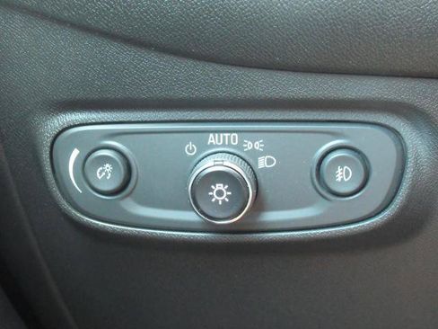 Used 2020 Chevrolet Equinox Premier AWD/4WD image 22