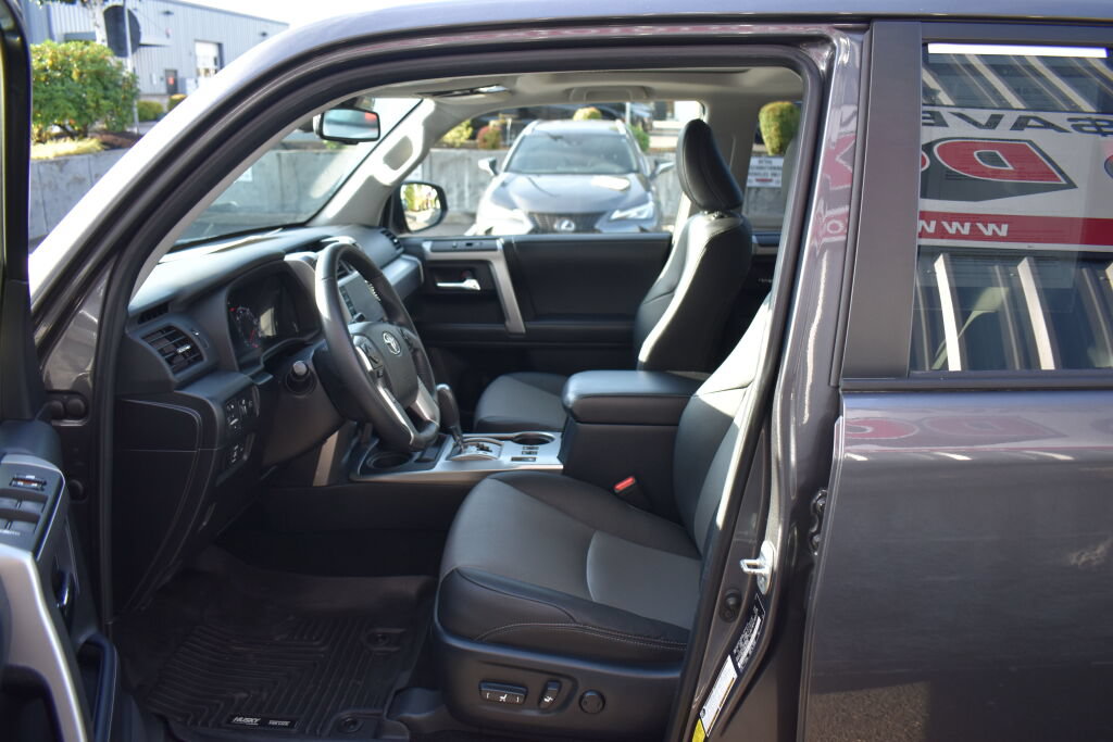 Certified 2022 Toyota 4Runner SR5 Premium w/ Moonroof Package AWD/4WD image 18