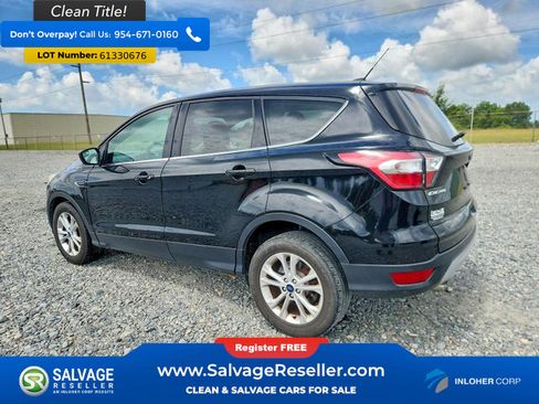 Used 2017 Ford Escape SE FWD image 3
