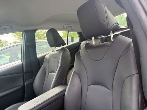 Used 2017 Toyota Prius Prime Premium FWD image 10