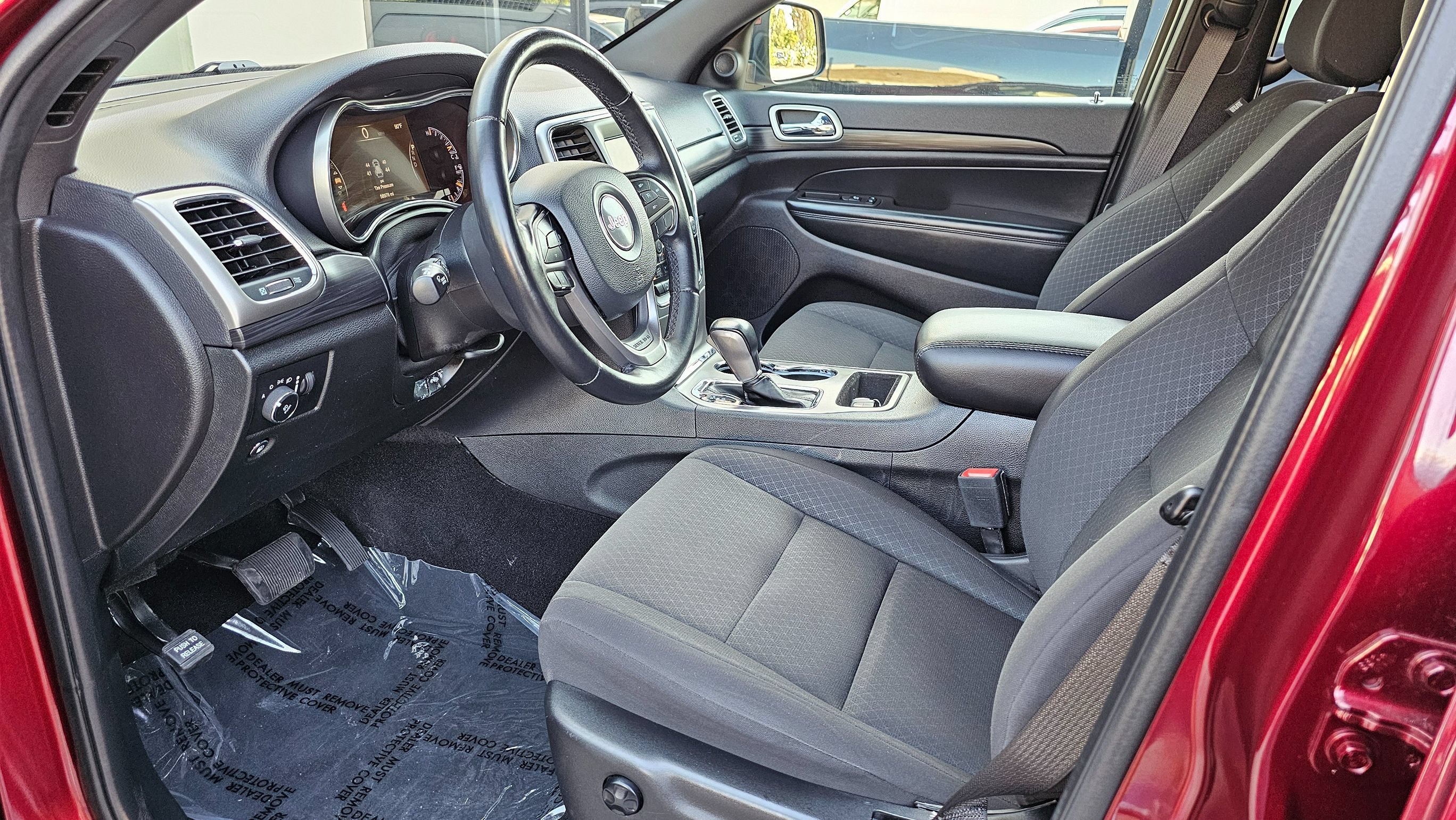 Used 2021 Jeep Grand Cherokee Laredo RWD image 13