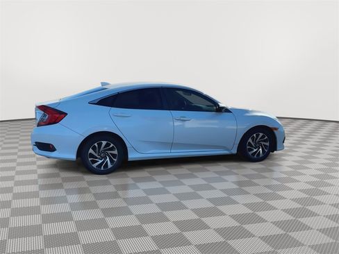 Used 2018 Honda Civic EX image 9