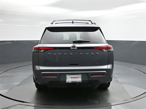 New 2026 Nissan Pathfinder SL w/ SL Premium Package image 8