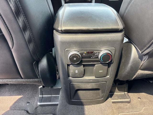 Used 2022 Ford Explorer XLT w/ Equipment Group 202A AWD/4WD image 17
