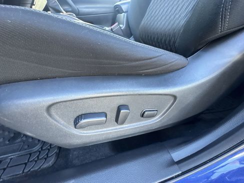 Used 2020 Nissan Rogue SV w/ Premium Package image 12