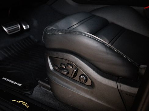 Certified 2025 Porsche Cayenne Turbo GT image 15