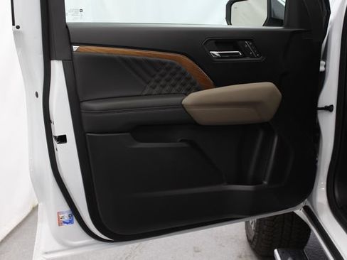 New 2026 GMC Canyon Denali AWD/4WD image 14