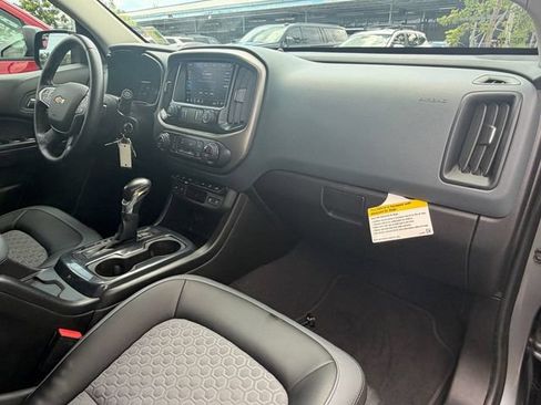 Used 2022 Chevrolet Colorado Z71 w/ Safety Package RWD image 12