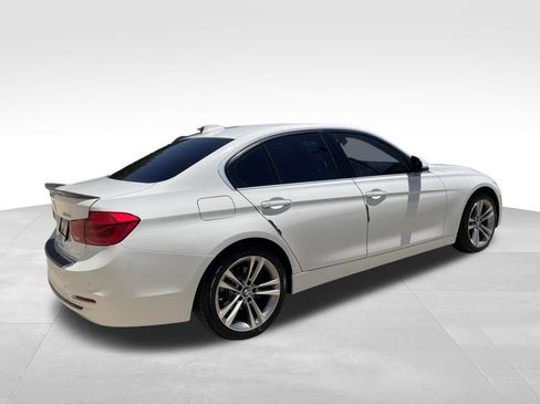 Used 2017 BMW 330i Sedan RWD image 5