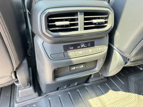 Used 2023 Honda Pilot Touring image 22